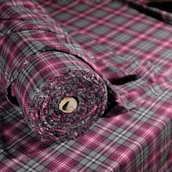 USA Textile - Wool Blend Plaid Grey / Fuchsia 7.5oz