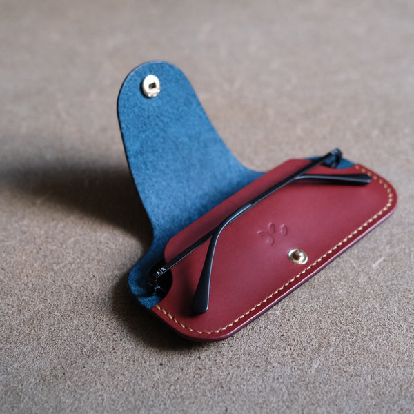 The Glasses Holder - DS Leather Goods Template