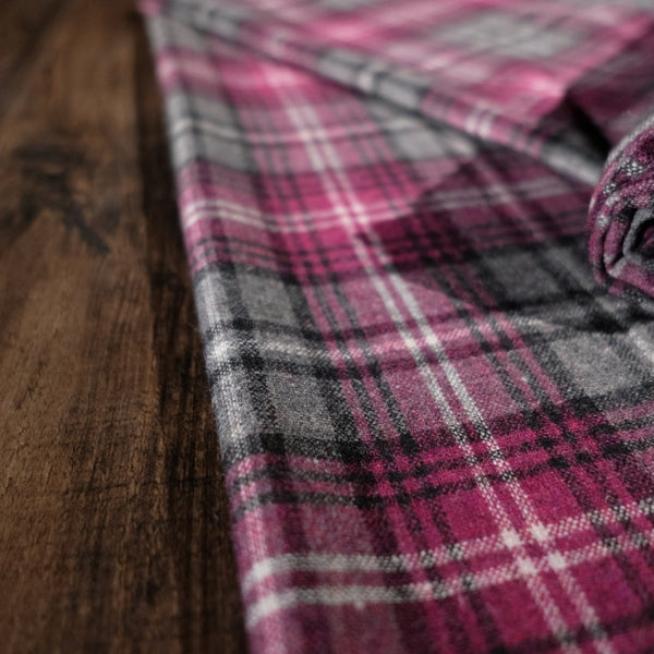 USA Textile - Wool Blend Plaid Grey / Fuchsia 7.5oz