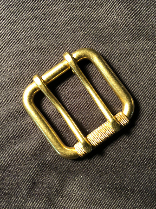 Textured Roller Heel Bar Buckle Solid Brass 1 1/2"